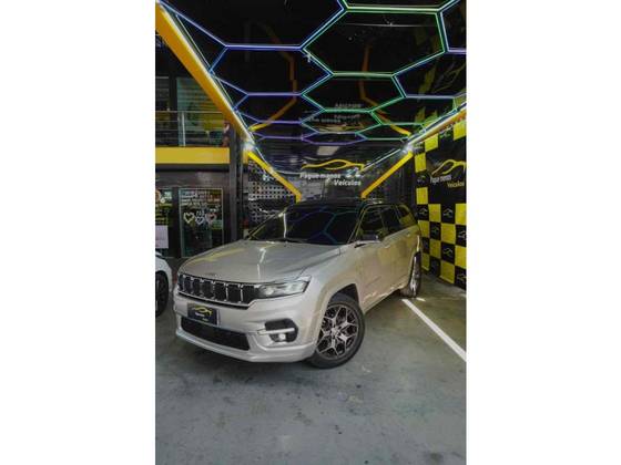 JEEP COMMANDER 1.3 T270 TURBO FLEX OVERLAND AT6 JEEP COMMANDER 1.3 T270 TURBO FLEX OVERLAND AT6